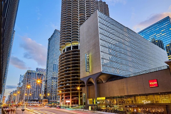 Hotel Chicago Downtown, Autograph Collection by Marriott image 1